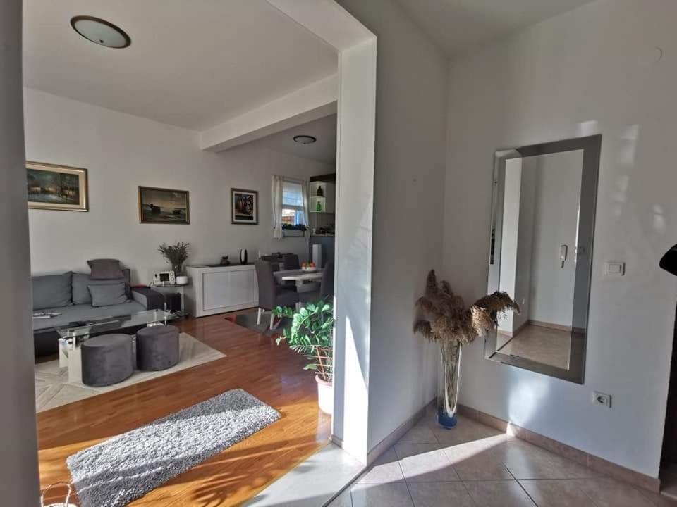 Apartman Kapovic Kaštela Exterior foto